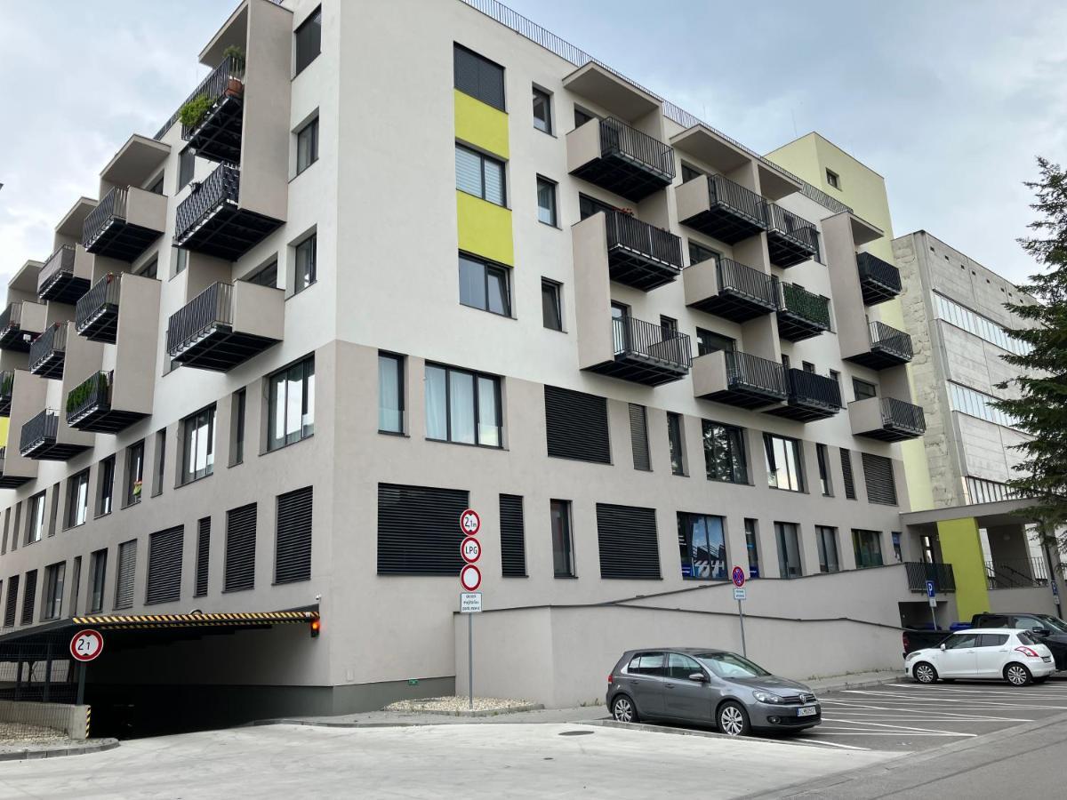 Deluxe Apartment Trenčín Exteriör bild
